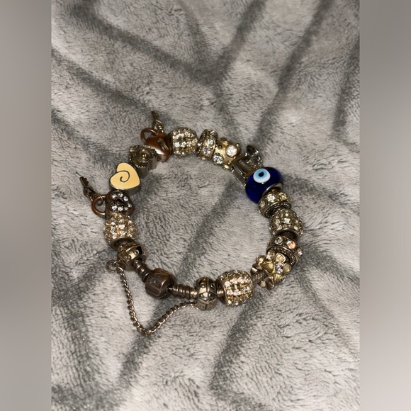 FULL Pandora Bracelet - Picture 1 of 2